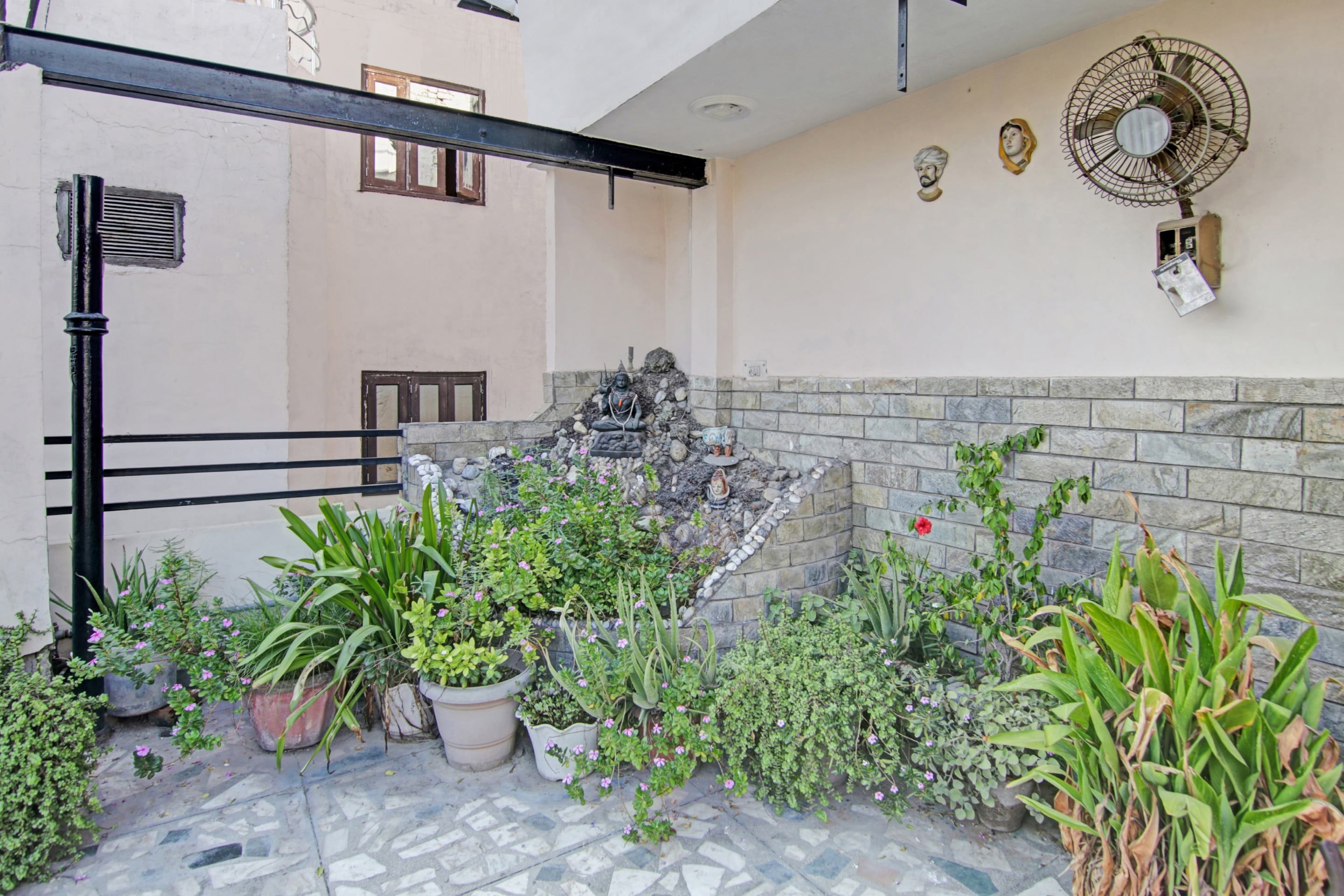 Hotel O Rak International - Tap to explore photos