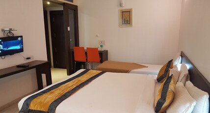 Hotel Golden View Room Type - Deluxe Triple Bed AC Room