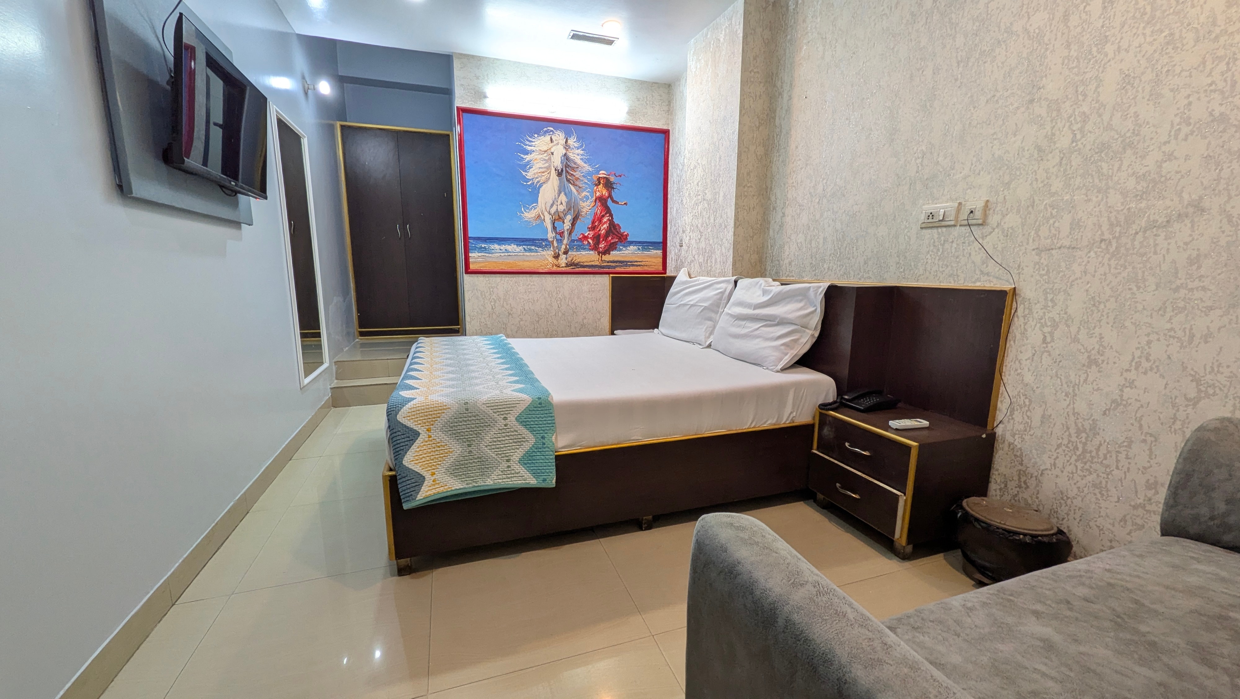 Hotel Ananta Inn - Tap to explore photos