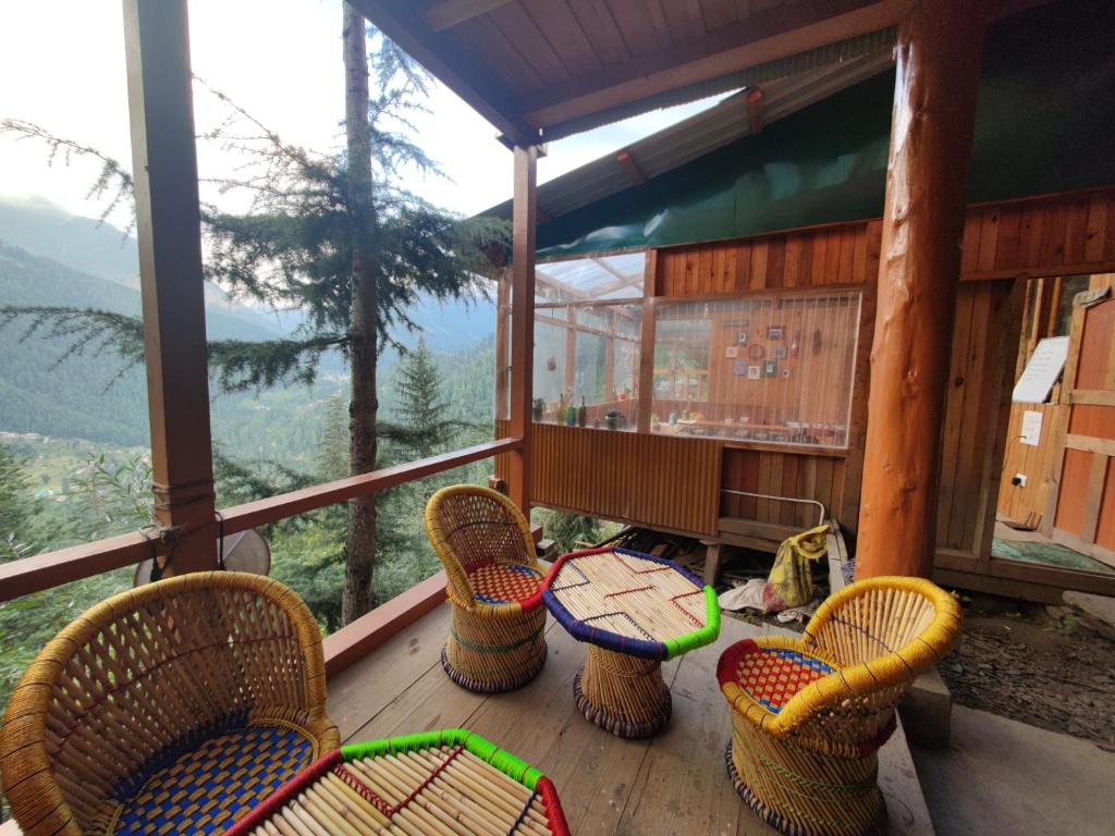 Freebird's Nest | Rooms & Suites - Tap to explore photos
