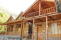 Mist & Lotus Duplex Room with Balcony By Homeyhuts