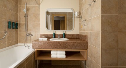 DoubleTree by Hilton Shymkent Room Type - KING GUEST ROOM