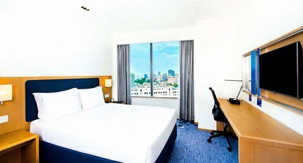 Holiday Inn Express Macau City Centre Room Type - 1 Queen Standard