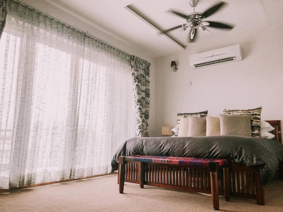 The Mahal Apartment | Rooms & Caretaker - Tap to explore photos