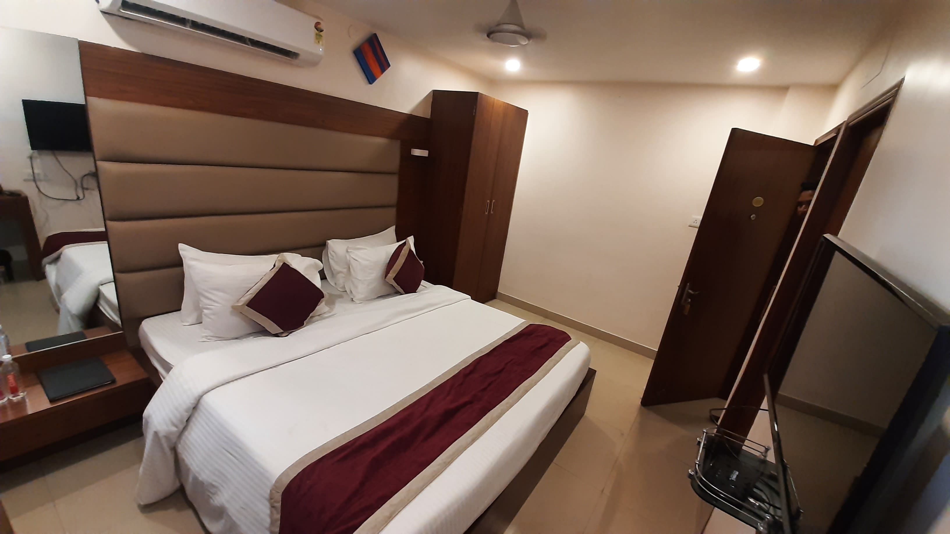 Amar Tree Express Hotel - Tap to explore photos
