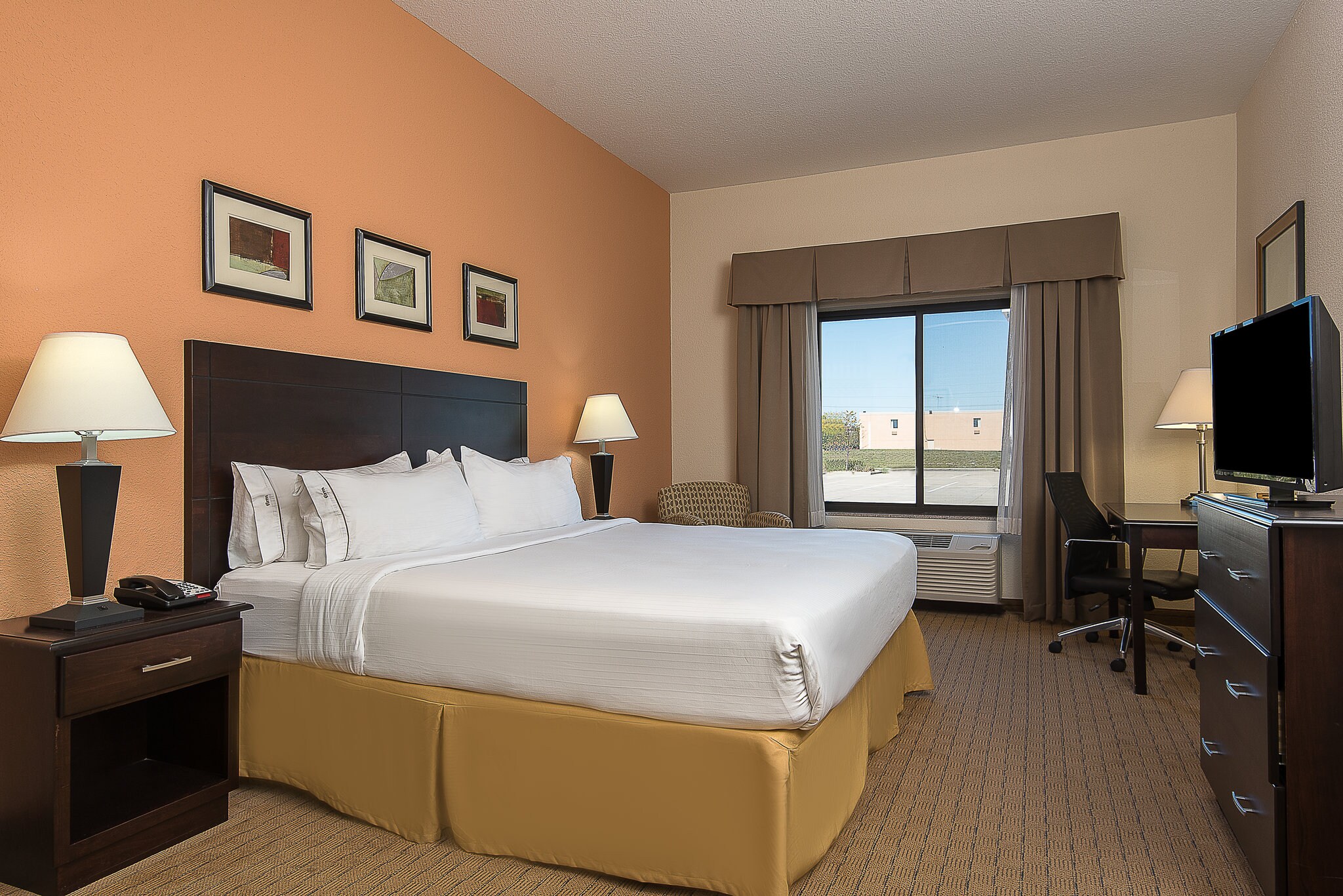 Holiday Inn Express & Suites LAFAYETTE EAST - Tap to explore photos