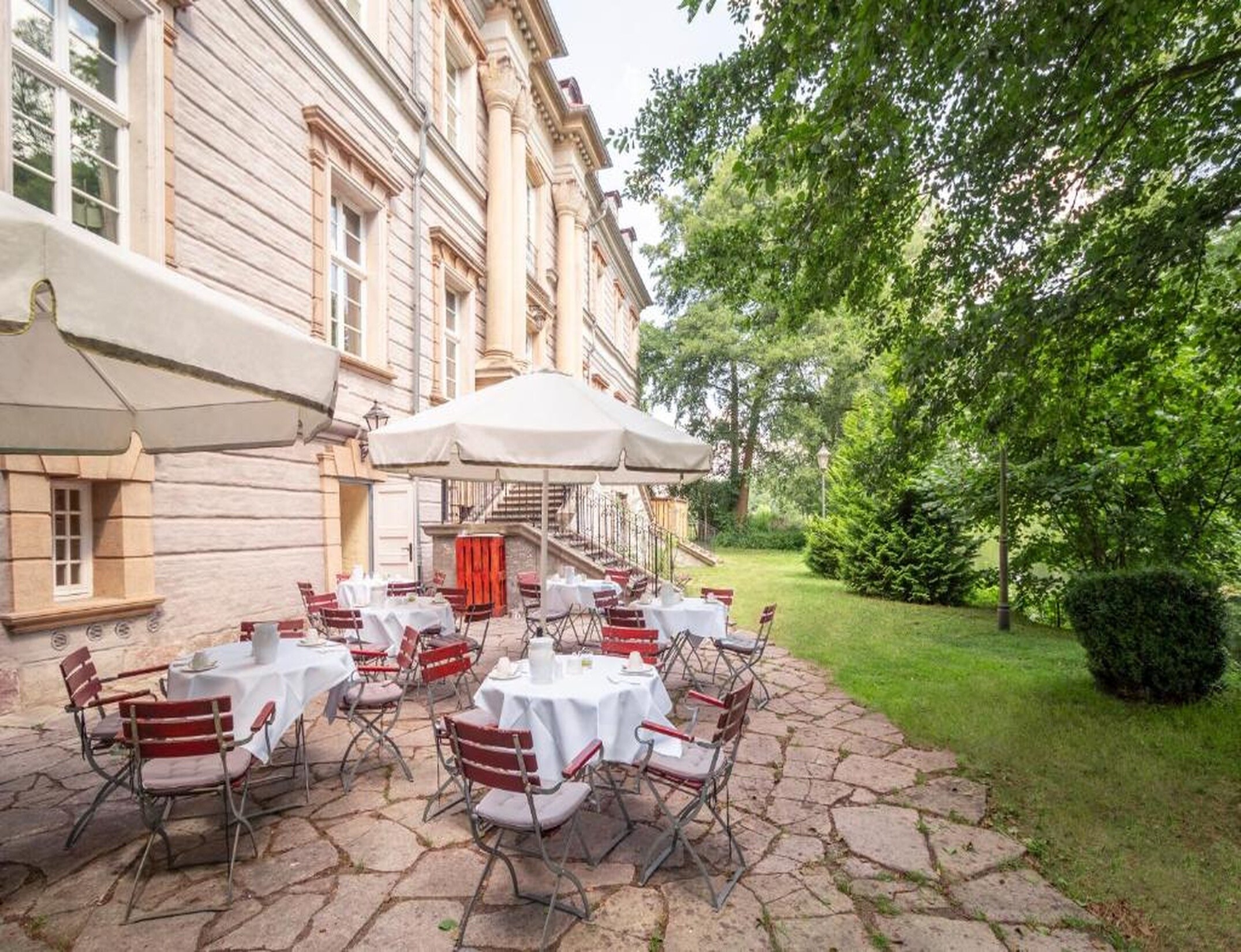 Sunday Hotel Schloss Neustadt Glewe - Tap to explore photos