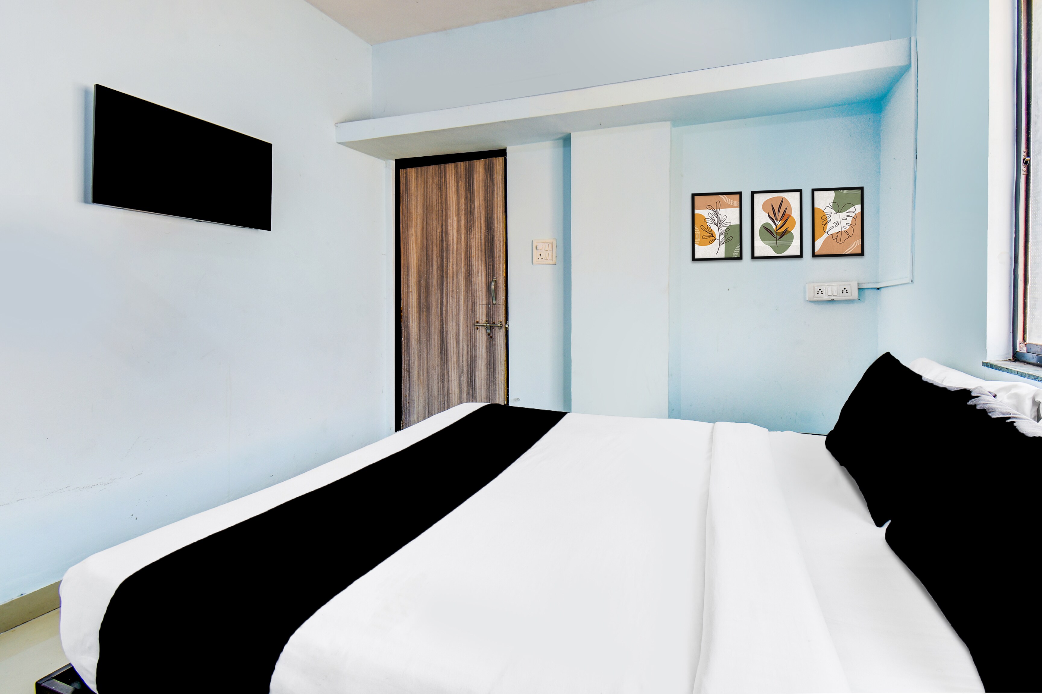 Super Hotel O Western Avenue Pune Formerly Happy Stay - Tap to explore photos