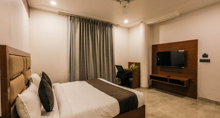 The Golden Tree | A Luxe Stay Room Type - Executive Room