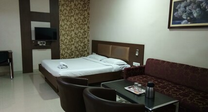 Hotel Shubh Room Type - Deluxe Room