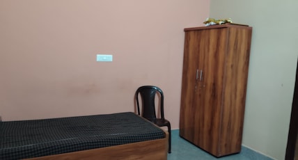 YP SHREE NATH PG GUEST HOUSE Room Type - Bedroom 5