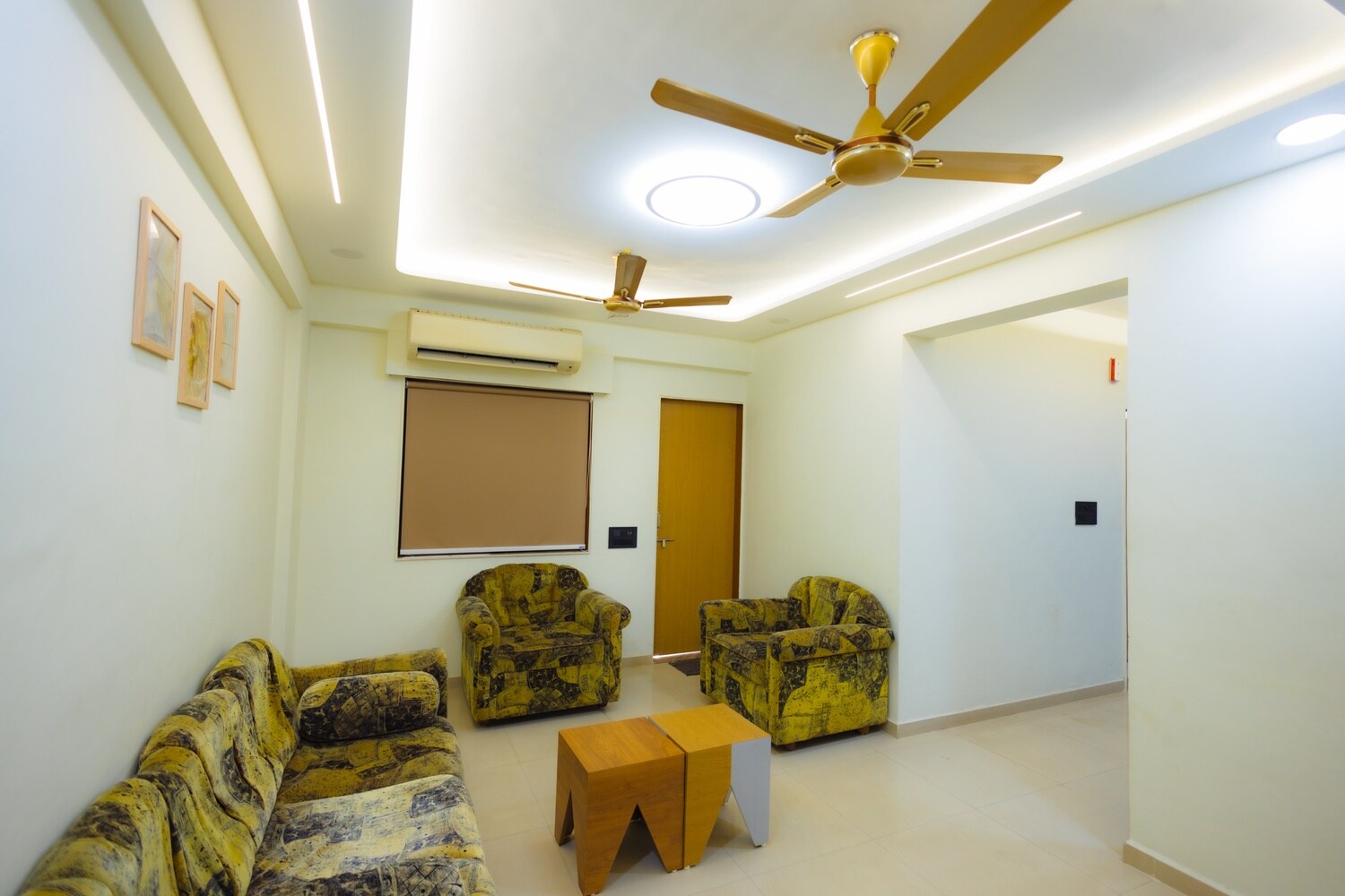 Cozy 2BHK Home away from Home Sleek Central - Tap to explore photos