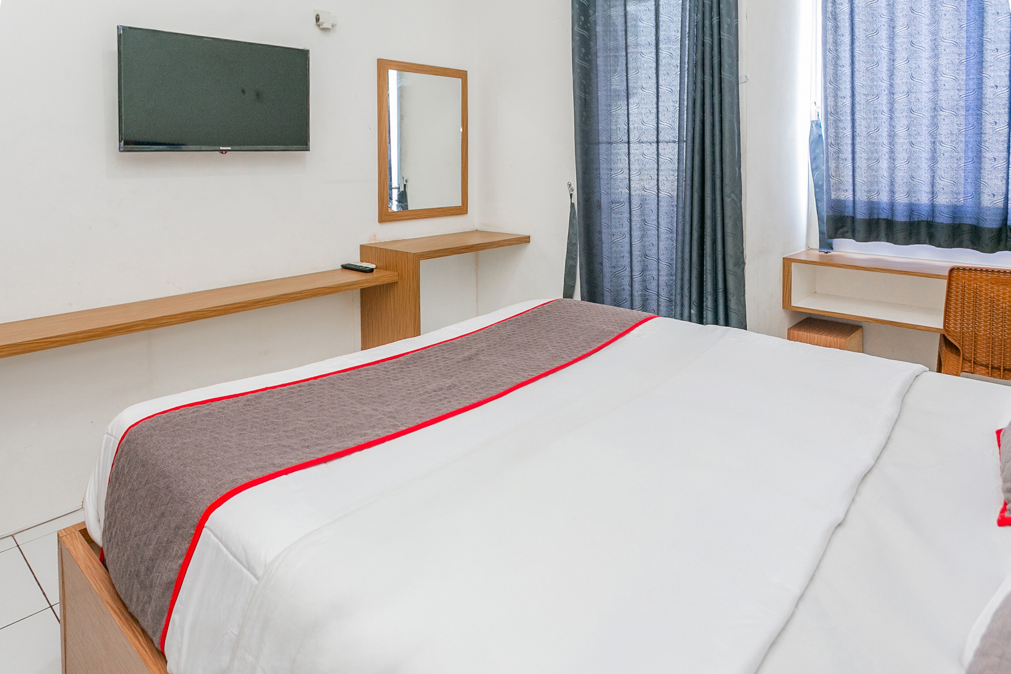 Hotel O Tower Mahakam serviced apartment Riverview Jababeka Ruko 30-26 - Tap to explore photos
