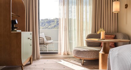 voco GOSFORD Room Type - 1 King Premium Balcony
