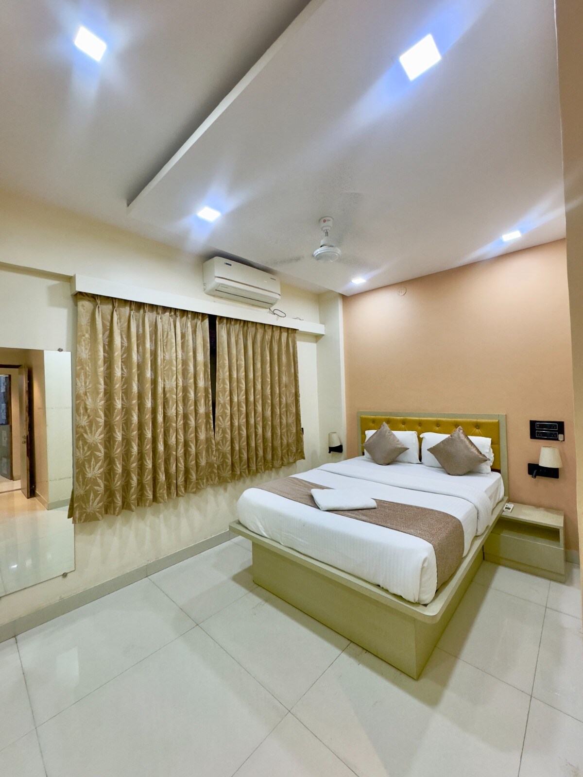 Sapphire Service 1BHK Apartment - Tap to explore photos
