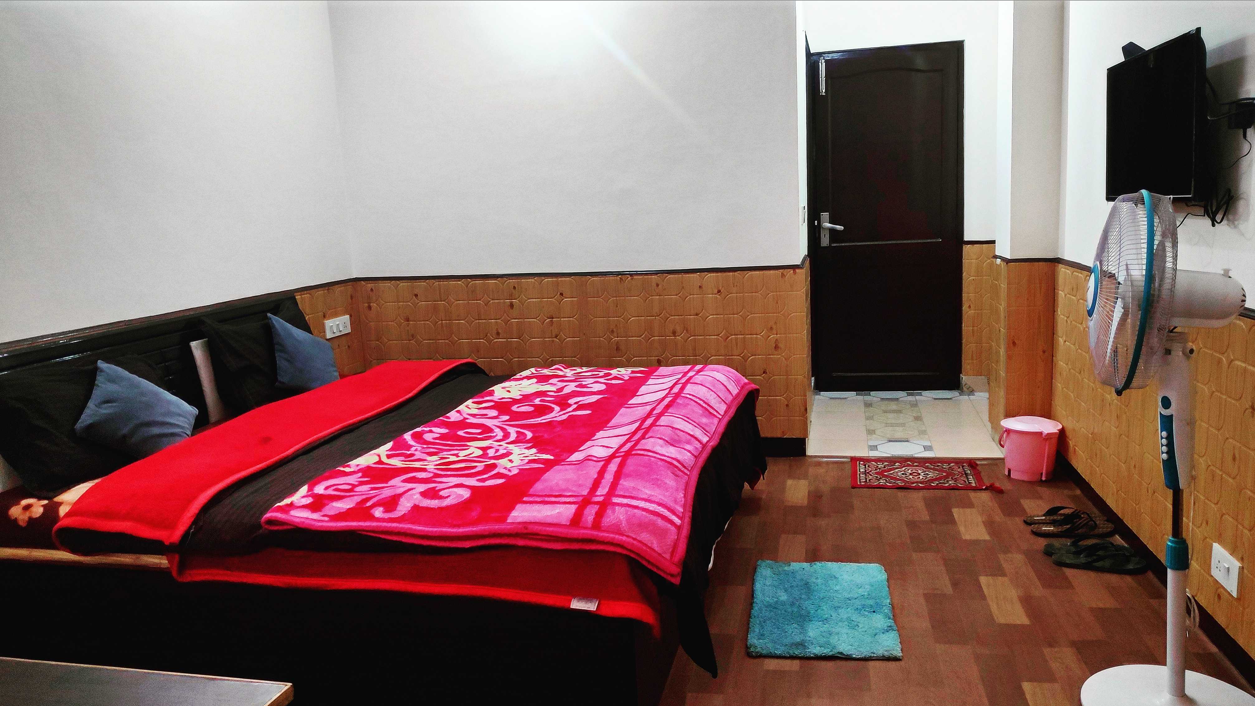 Hotel O New Shushant Regency - Tap to explore photos