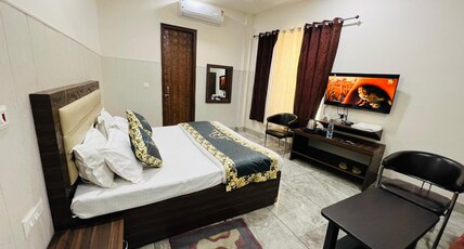 RAGHAV INN Room Type - SUPER DELUXE ROOM