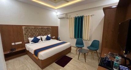 NP Royal INN Room Type - Delux Room