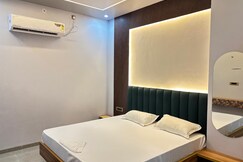 Hotel Prabhat Palace