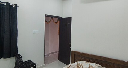 Mishra villa Room Type - 303 (AC)