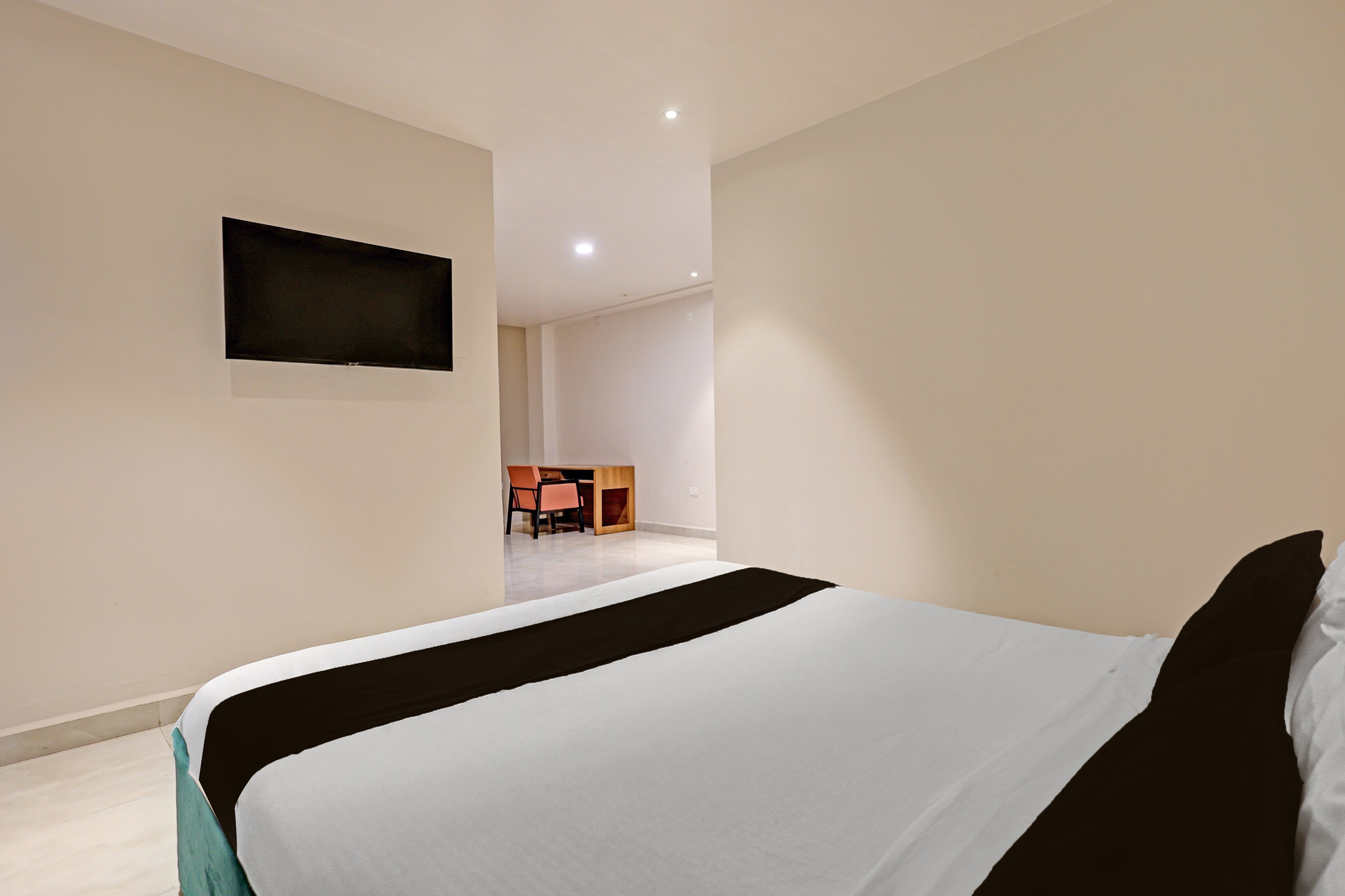 Super Hotel O Infocity Square Road Bhubaneswar Formerly Avigna Premium - Tap to explore photos