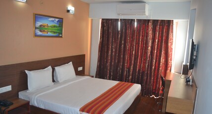 Hotel SPS Inn By BookingCare Room Type - Deluxe Room With Balcony