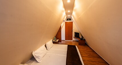 Kainchi retreat Room Type - Studio Room (Double bed size Floor Mattress) Kainchi retreat Room Type - Studio Room (Double bed size Floor Mattress)