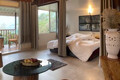 Malinggo Cottages || Mountain View with Balcony Luxury Cottage