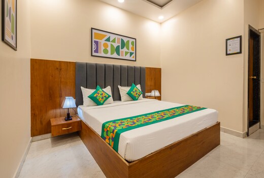 Treebo Ayodhya Grand