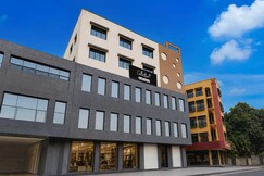 Flagship OYO Hotel Formally Gokul Residenci