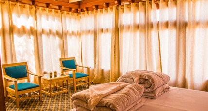 Shakspo House | Rooms & Restaurant Room Type - Family Room with Valley View
