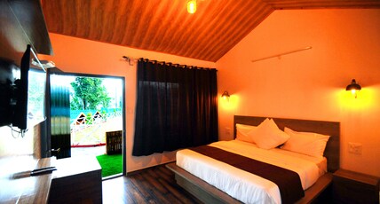 Celeb Resort Room Type - Deluxe cottage Hills facing