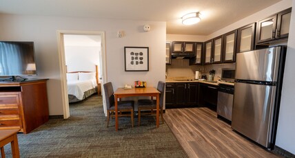 Staybridge Suites HOUSTON WEST/ENERGY CORRIDOR Room Type - 2 Bedroom Suite 1 King 1 Queen