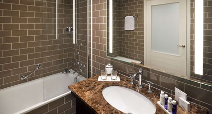 Columbus Hotel Monte-Carlo, Curio Collection by Hilton Room Type - QUEEN RIVIERA DELUXE ROOM