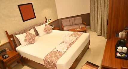 Hotel Sonar Bangla Tarapith Room Type - Deluxe Suite (2 double beds)