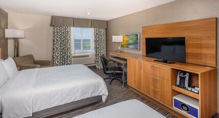 Holiday Inn Express Annapolis - Kent Island Room Type - 2 Queen Beds Standard River View Holiday Inn Express Annapolis - Kent Island Room Type - 2 Queen Beds Standard River View