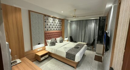 Saphire Suites Room Type - SUITE ROOM BATHTUB