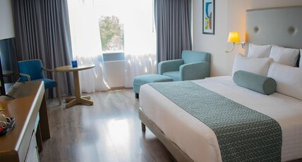 Best Western Plus Gran Hotel Morelia Room Type - 1 King Bed, Non-Smoking, Executive Level
