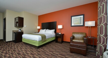Holiday Inn Express Hotel & Suites Alva Room Type - 1 King Standard