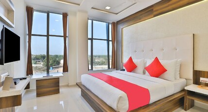 Hotel Maryland Rooms Room Type - Deluxe AC Room
