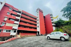 Spacious Upscale Studio with Private Garden