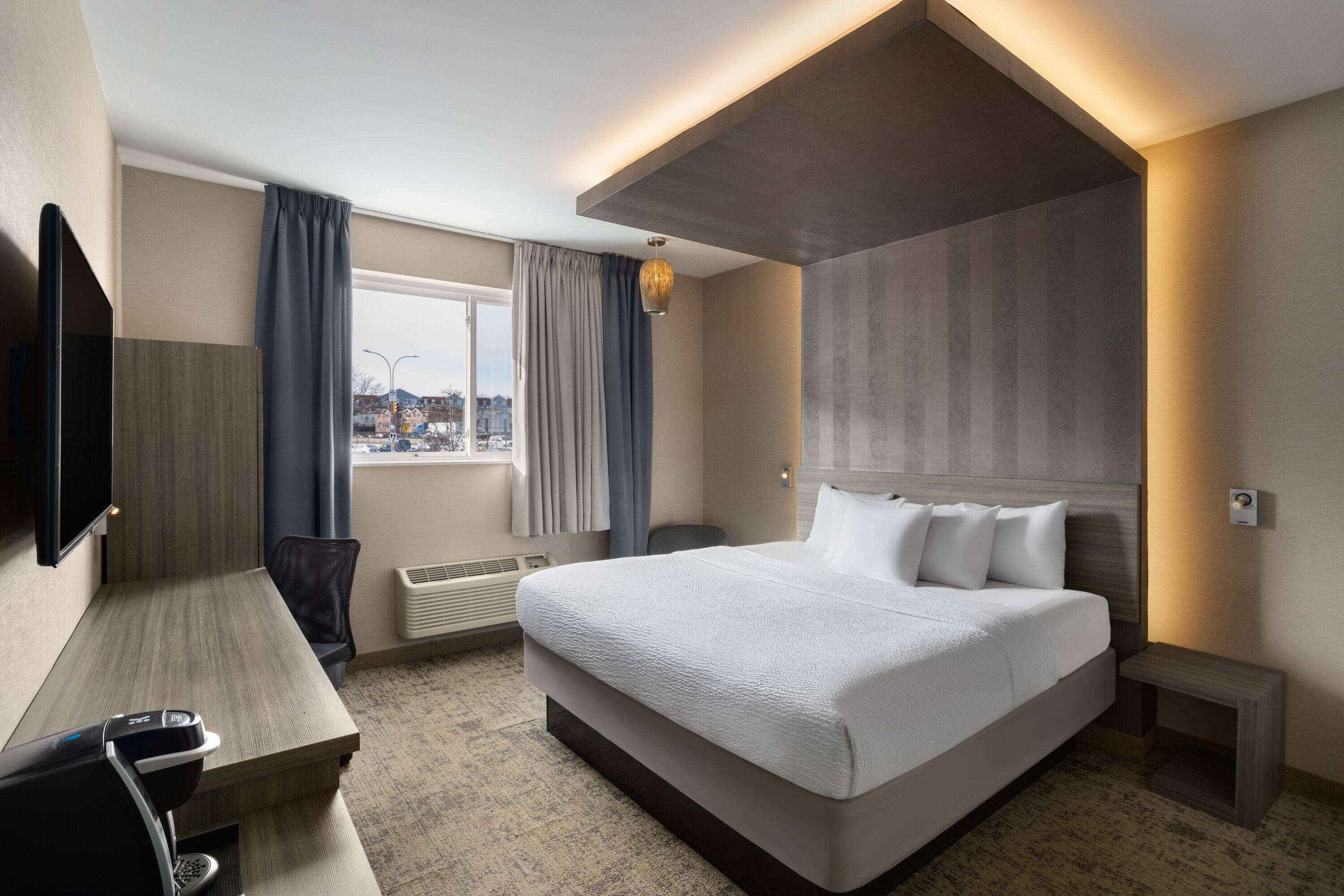 Ramada by Wyndham Bronx - Tap to explore photos