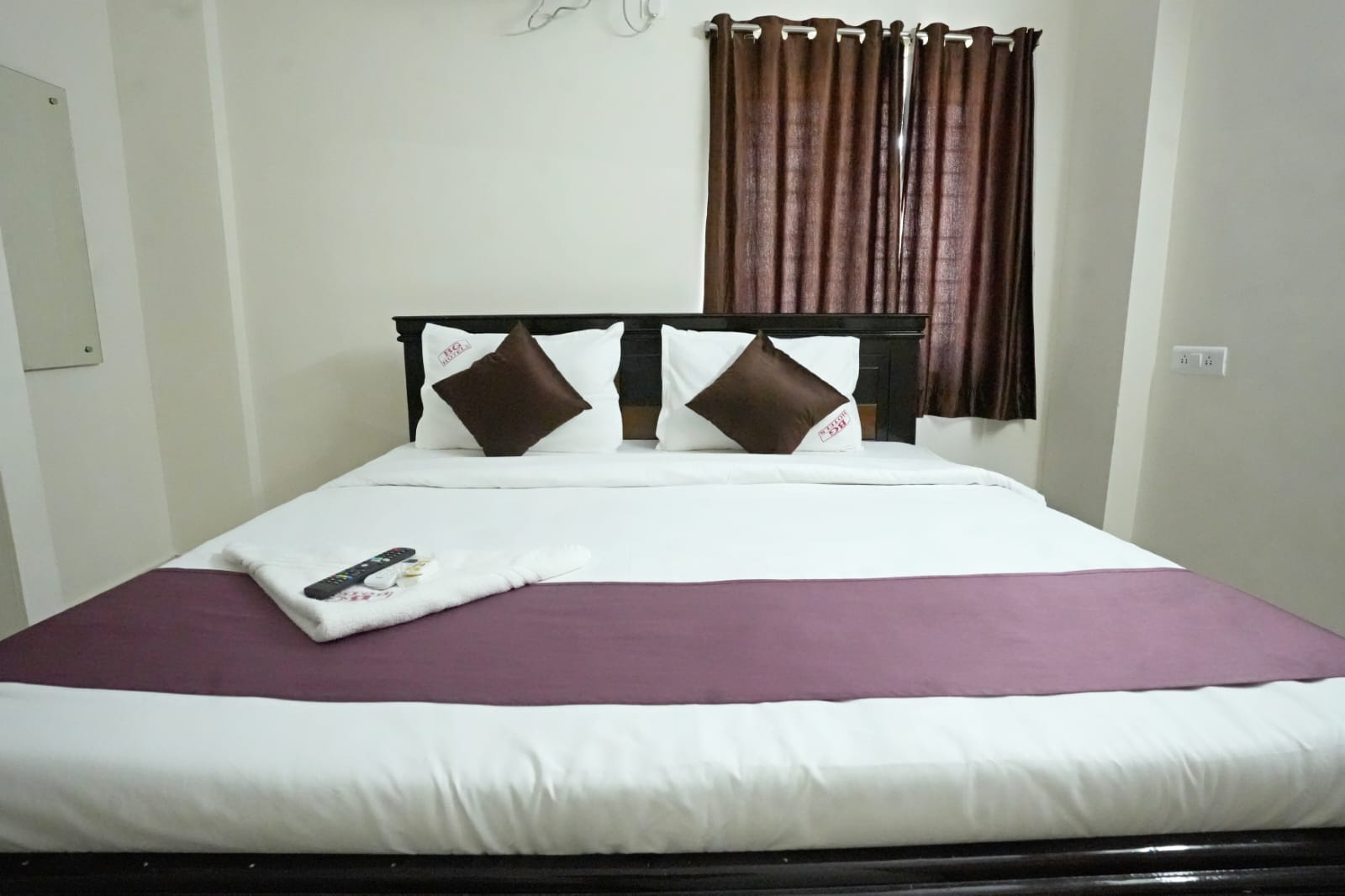 HOTEL GOVERDHAN - Tap to explore photos