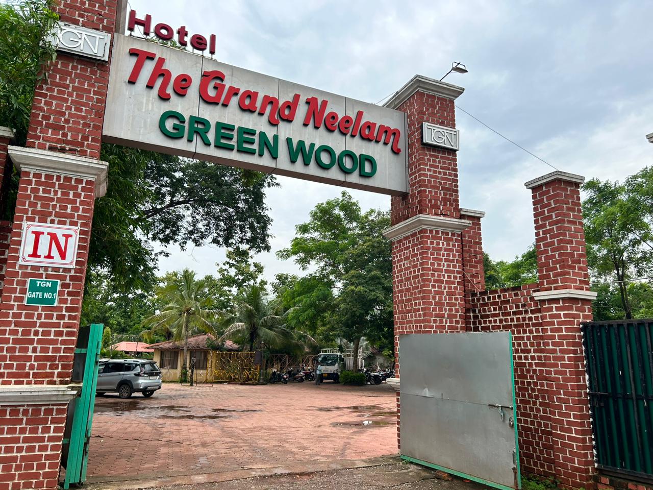 The Grand Neelam Hotel - Tap to explore photos