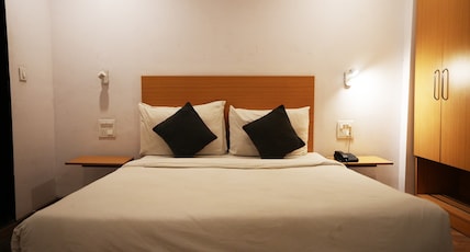 Hotel Townhouse at Udaipur City Railway Station Room Type - Deluxe Room