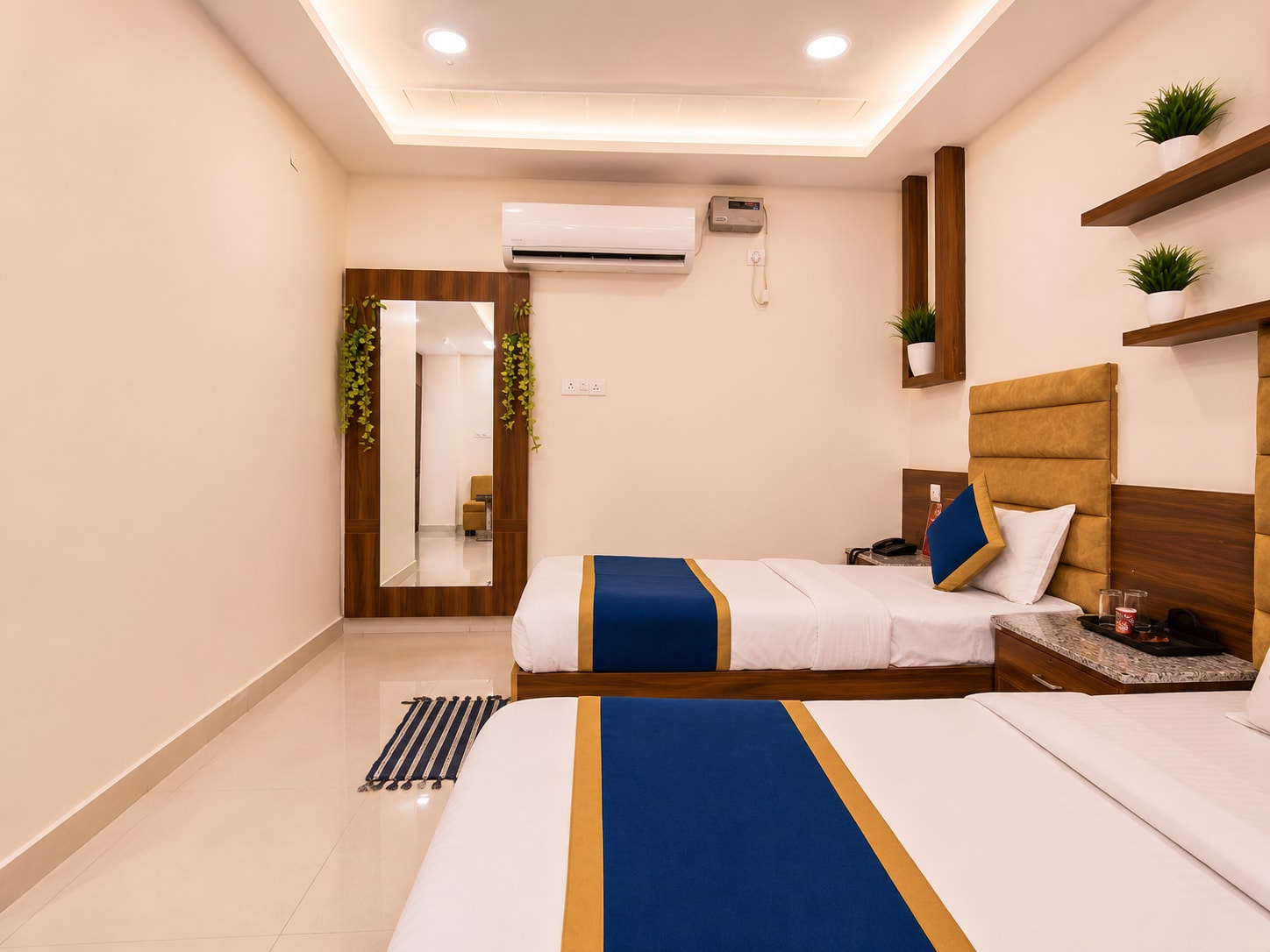 Hotel Royal Aanandam, Gwalior - Tap to explore photos