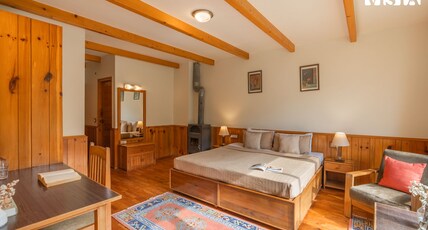 StayVista at Himalayan Retreat Room Type - 3 Rooms in 9 BR Villa Himalayan Retreat(Shambala)