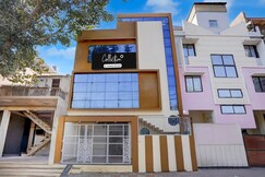 Super Collection O Meghdoot Garden Formerly Hotel Shree Krishna Avenue