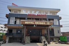 HOTEL BRIDGE