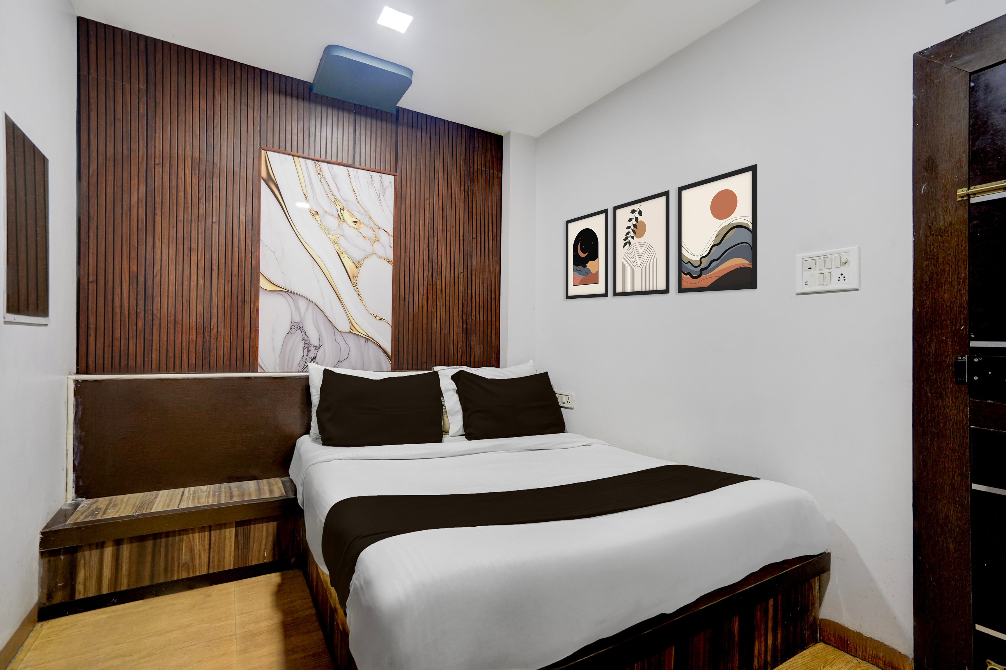 Hotel O Rediant - Tap to explore photos